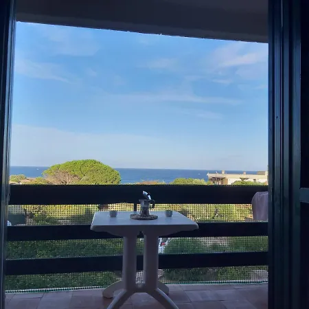 Ξενοδοχείο με διαμερίσματα - Cala Lupo